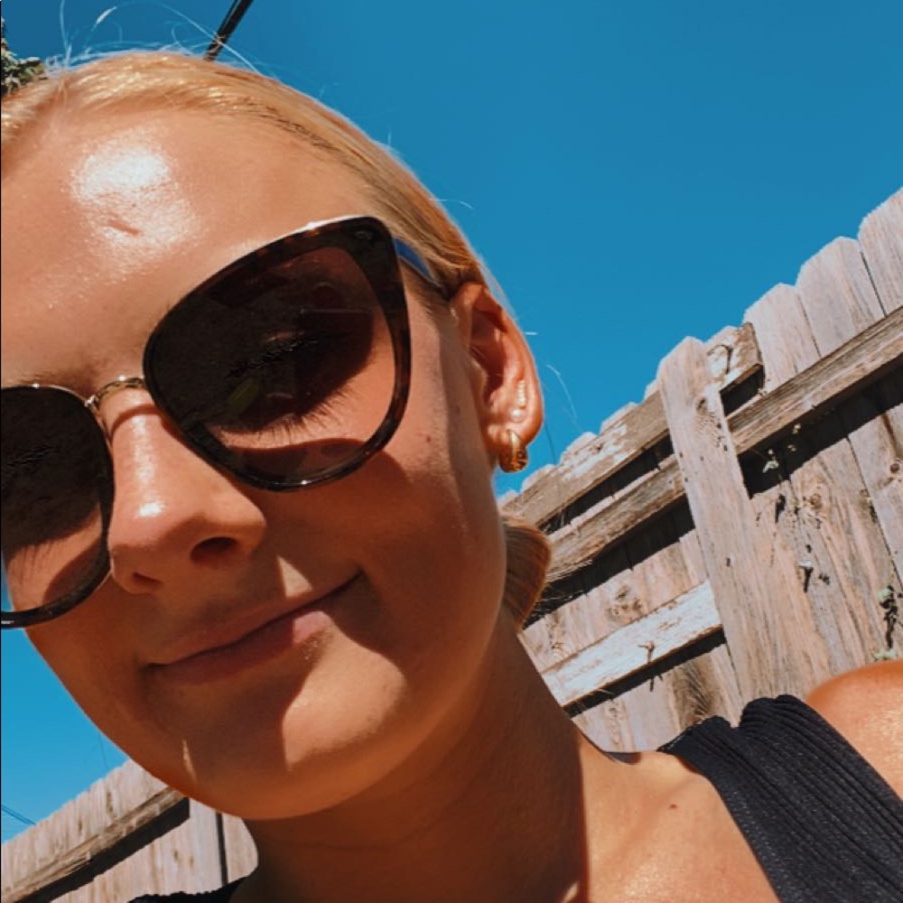 Meet your Posher, Alli